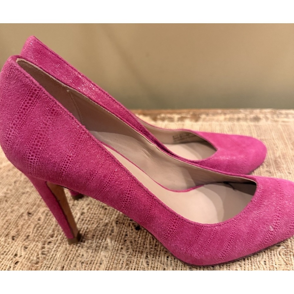 Cole Haan Hot Pink Brushed Texture Pumps Round Toe Classic Heel Womens Shoes 8
